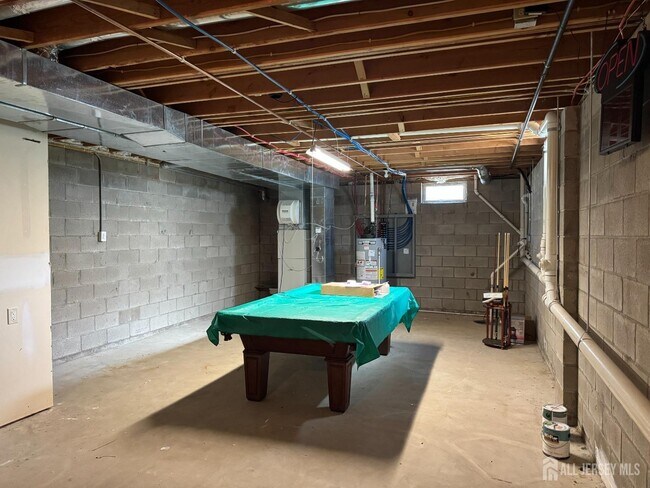 Building Photo - 202 Runyon Ave