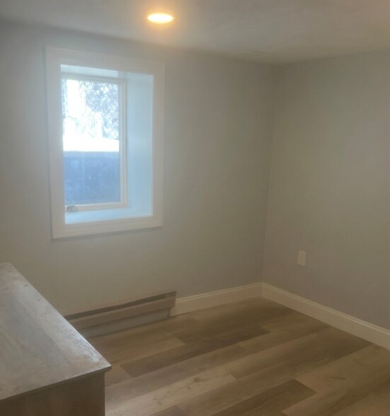 Building Photo - 68 Marathon St