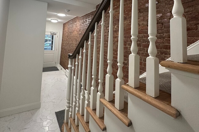 Building Photo - 207 Court St