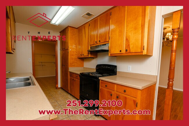 Building Photo - 5466 Vanderbilt Dr