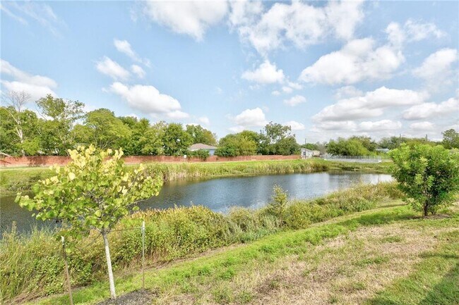 Building Photo - 1508 Arcilla St