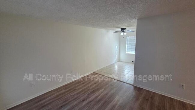 Building Photo - 915 Ariana St