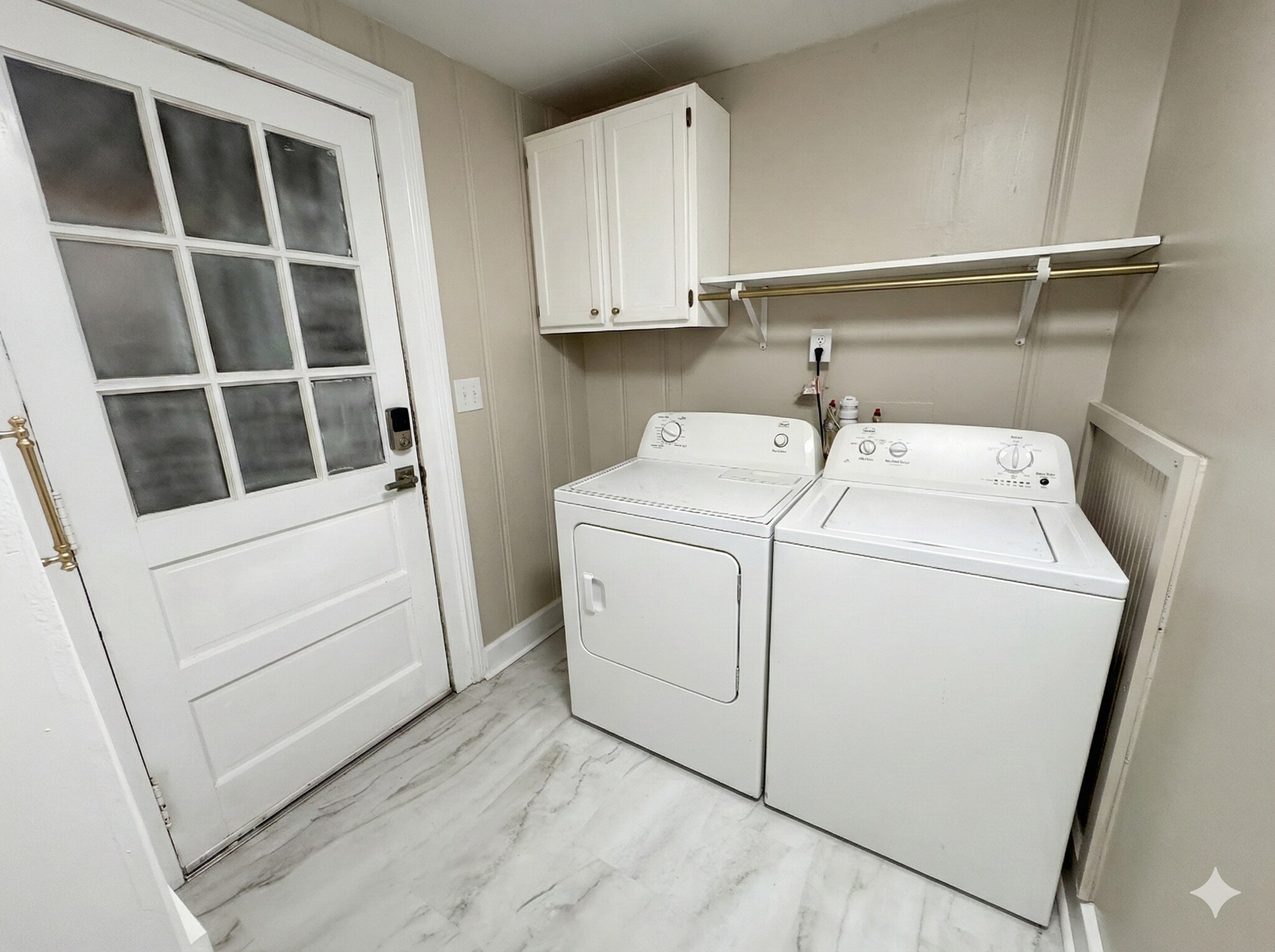 Laundry/Mud Room - 317 S Friendship Rd