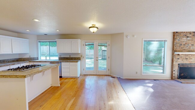 Building Photo - Prime Mountain Park Location! Minutes to D...