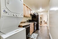 Building Photo - 928 19th St NE