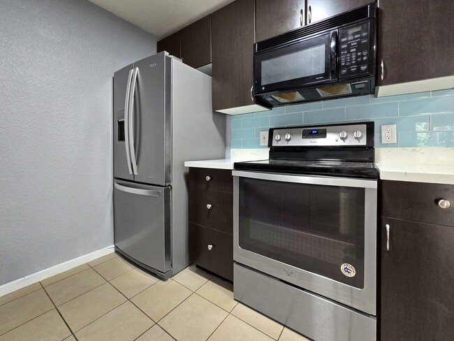 Building Photo - Exceptional Rental Opportunity!