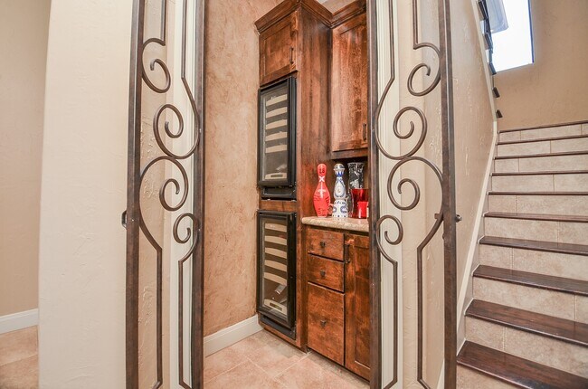 Building Photo - 12316 Oak Bend Cir