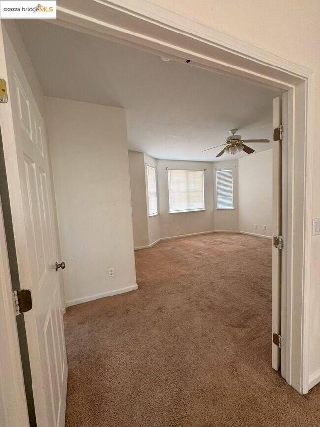 Building Photo - 645 Rockspray Cir
