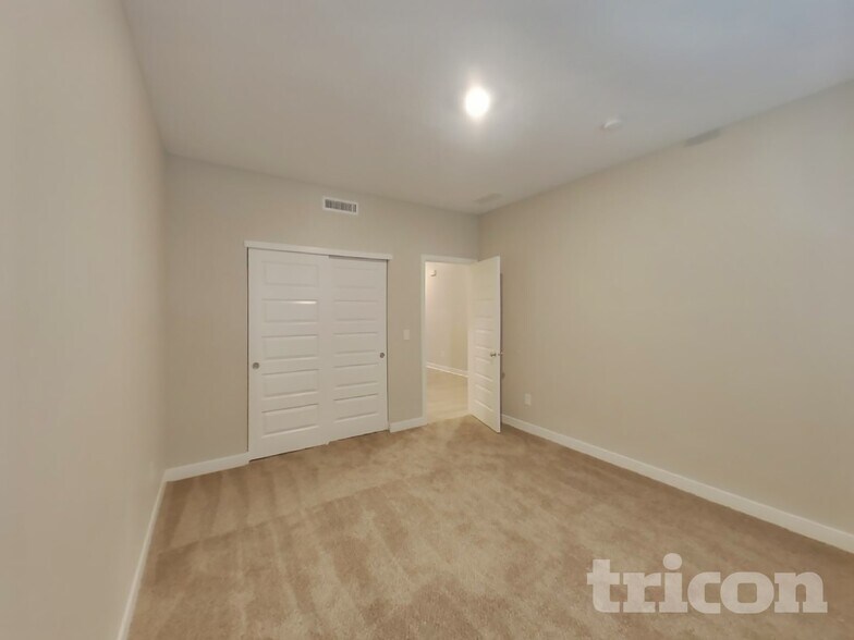 Building Photo - 4628 W Mineral Ln