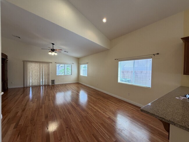 Building Photo - 11240 Playa Bonita Ave