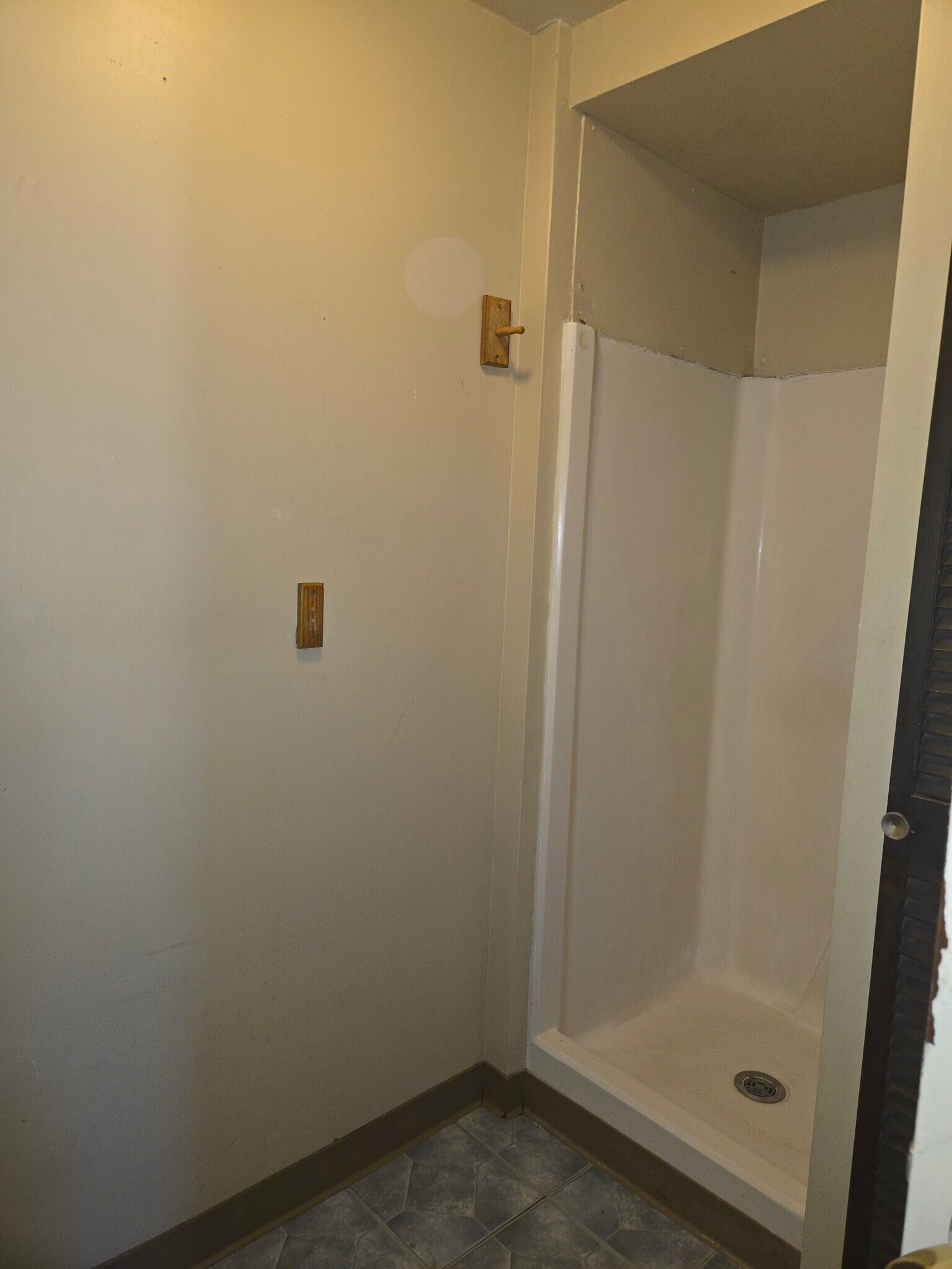 Building Photo - 150 Forest Ave