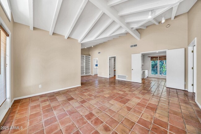 Building Photo - 4531 E Quartz Mountain Rd