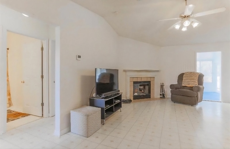 Building Photo - 915 Vonna Jo Cir