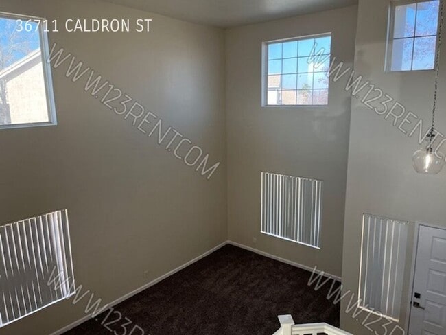 Building Photo - EAST PALMDALE 4BD/3BATH 2 STORY JUST REHAB...