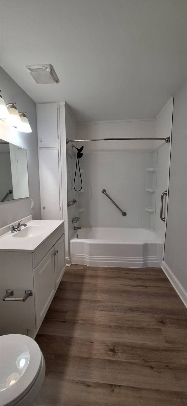 Building Photo - 3403 South St