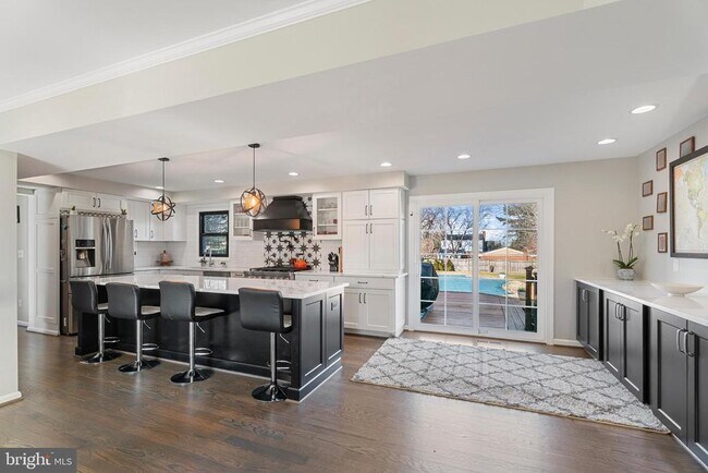 Building Photo - 3100 Franklin St