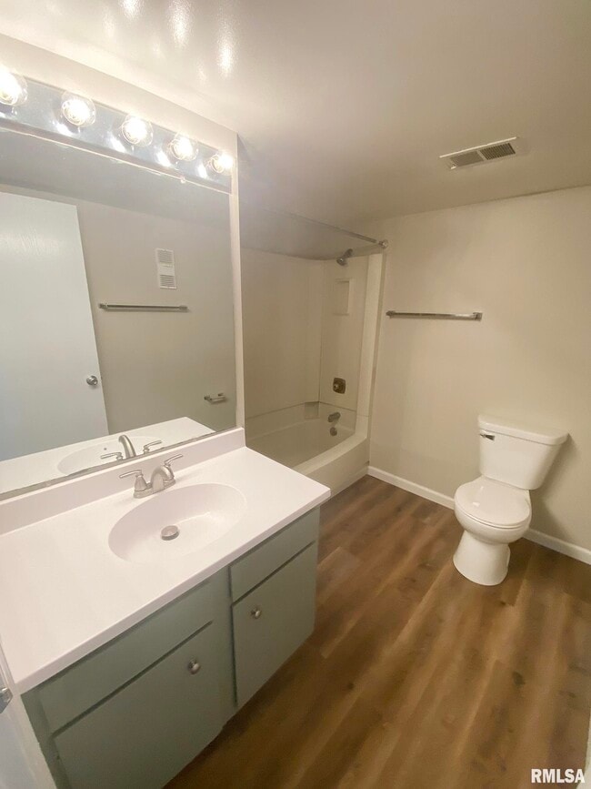 Building Photo - 5905 W Ridgecrest Dr