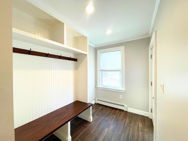 Building Photo - 12 Briggs St