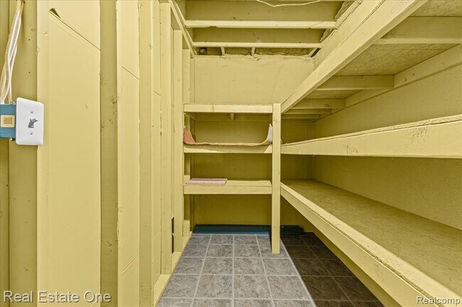 Building Photo - 2475 Horace St