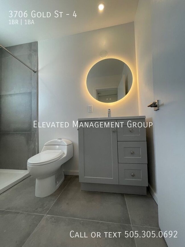 Building Photo - Amazing Fully Renovated 1 Bedroom in Heart...