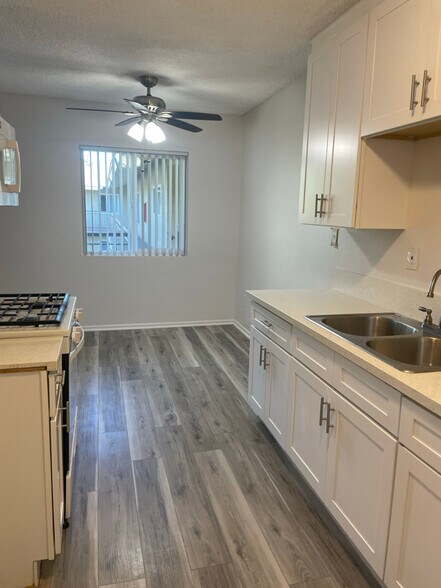 Building Photo - 7932 Lampson Ave