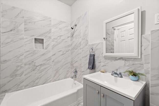 Building Photo - 78 Court House Pl