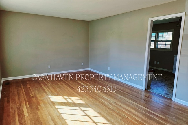 Building Photo - Coming Soon! 4 Bed | 1.5 Bath Home in Prim...