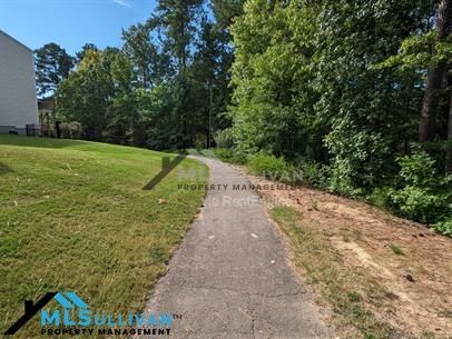 Building Photo - 100 Stratford Lakes Dr