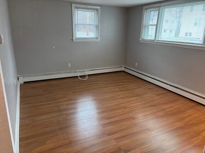 Building Photo - 170 Johnson St