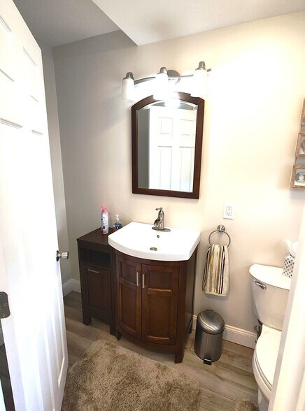 Building Photo - 24 Logan St