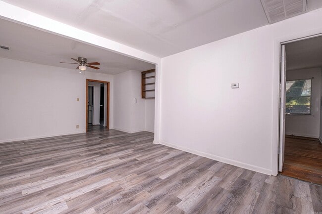 Building Photo - 1310 E North St