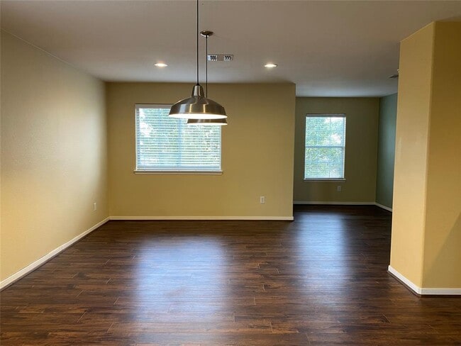 Building Photo - 21515 Kingston Terrace Ln