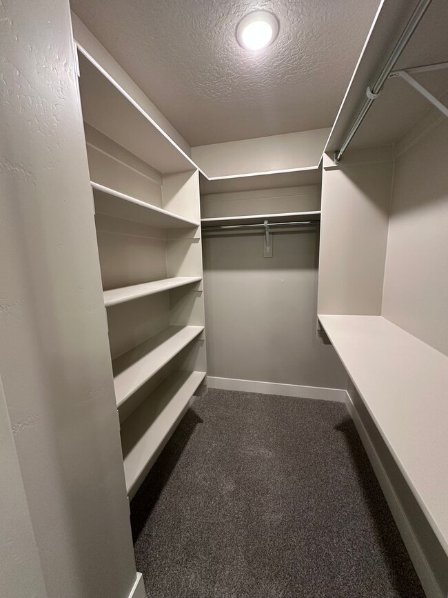 Building Photo - New Never Lived in Springville Townhome Fo...