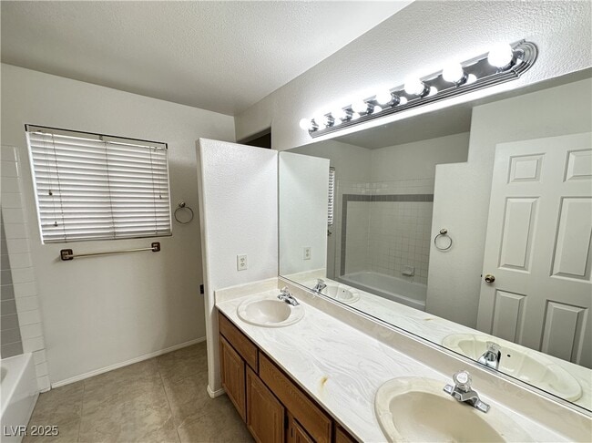 Building Photo - 8204 Tivoli Cove Dr