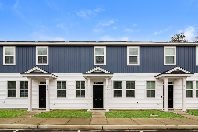 Building Photo - 121 Morning Line Dr