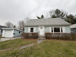 Building Photo - 63 Vera St