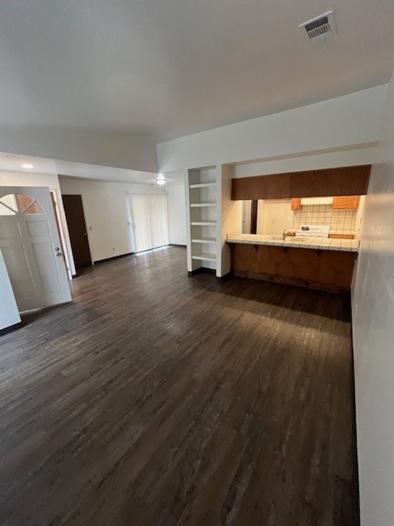 Building Photo - 4346 W Douglas Ave