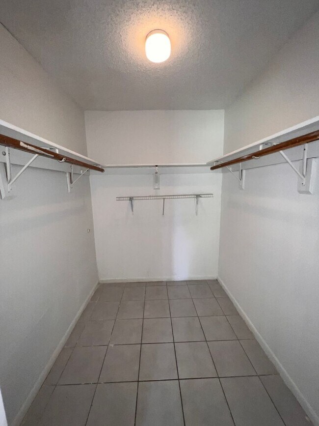 Building Photo - Excellent 4 Bedroom in Coral Springs