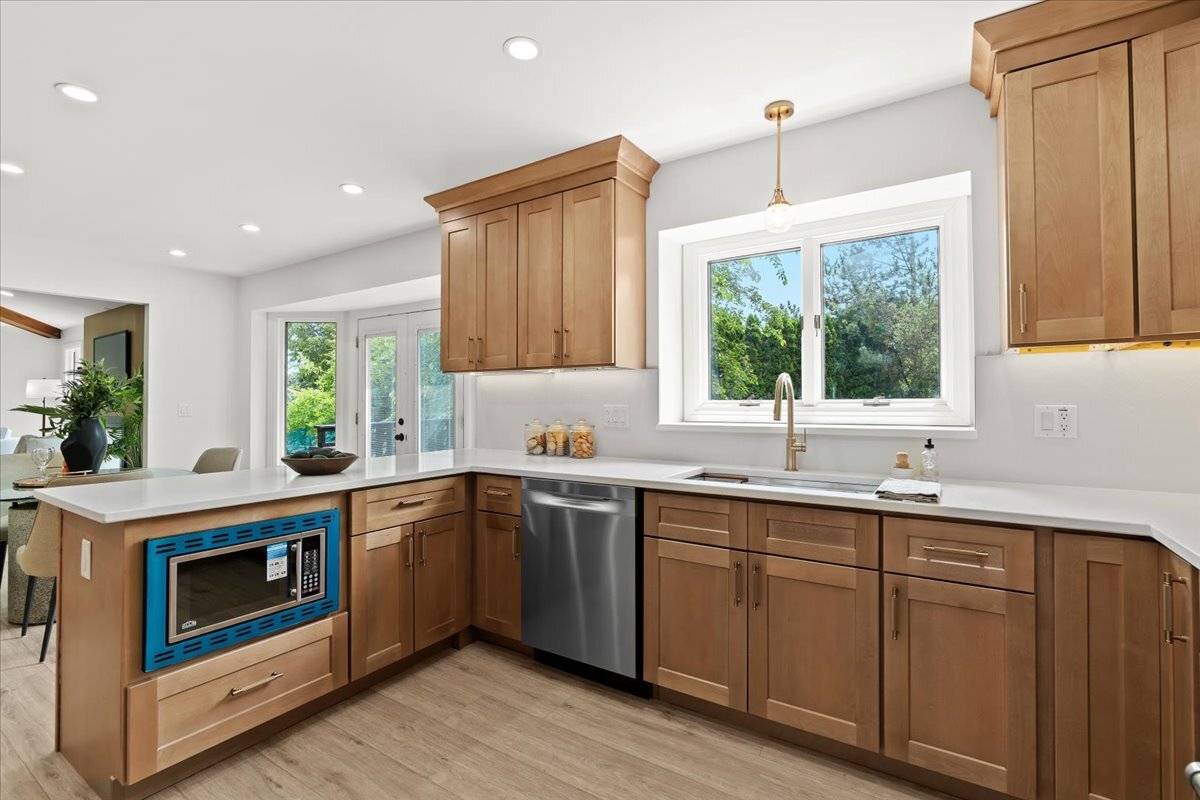 Building Photo - 40526 Woodside Dr