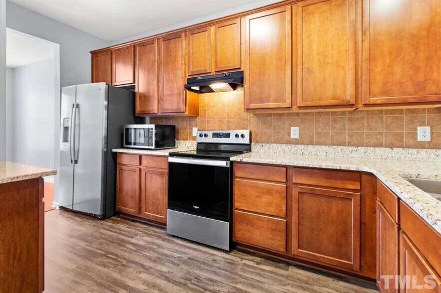 Building Photo - Room in Townhome on Casona Way