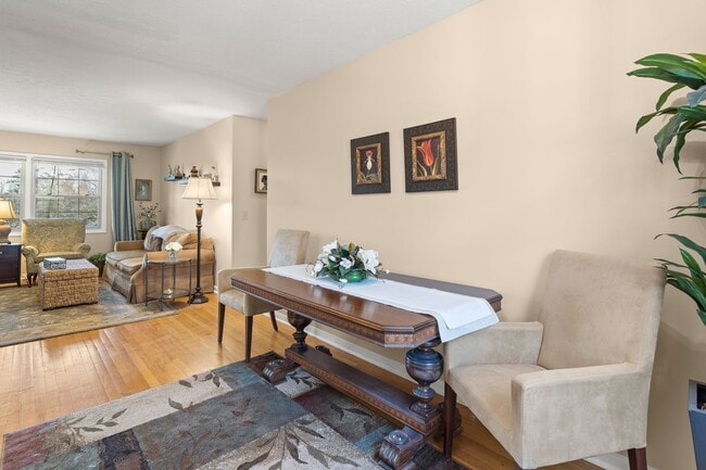 Building Photo - Two Bedroom Apartment - Great North Ashevi...