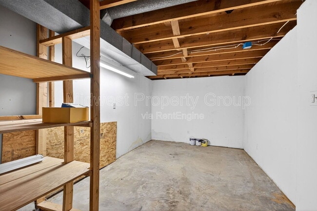 Building Photo - 1165 Lees Ln