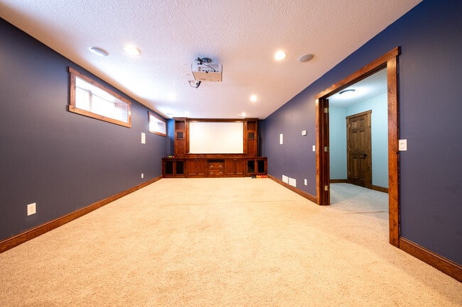 Building Photo - 15678 Duck Pond Way