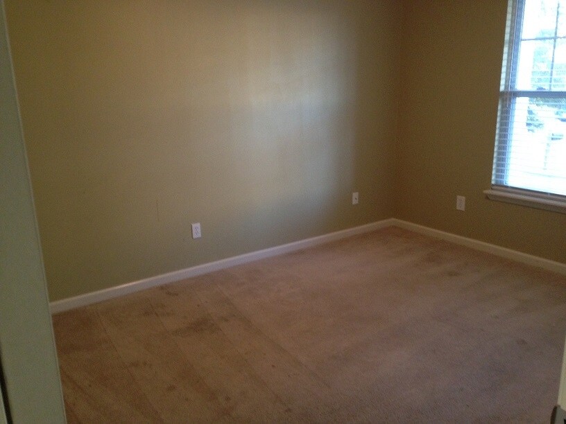 Rm 1 - 996 Applecross Dr