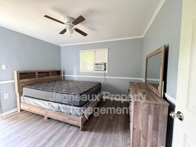 Building Photo - 4125 Legendre St