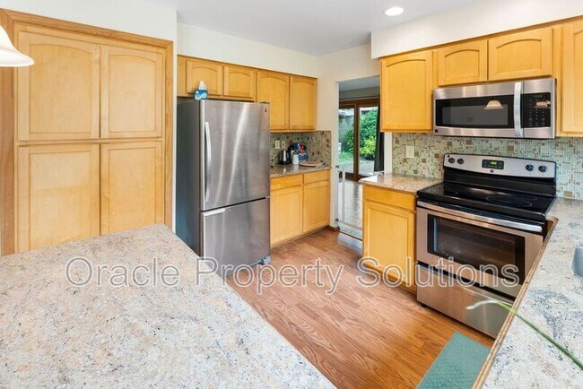 Building Photo - 5360 Red Lake Ct