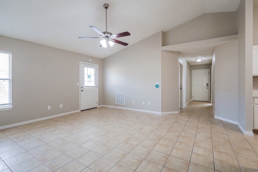 Building Photo - 1811 Sheraton Lakes Cir