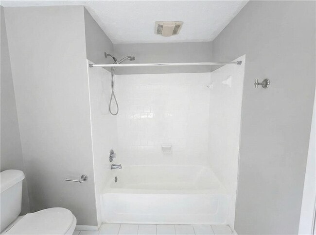 Building Photo - 1244 Keys Lake Dr NE