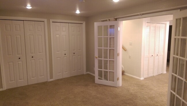 Building Photo - Great Town Home in Fantastic Location