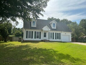 Building Photo - 910 Dolphin Ln